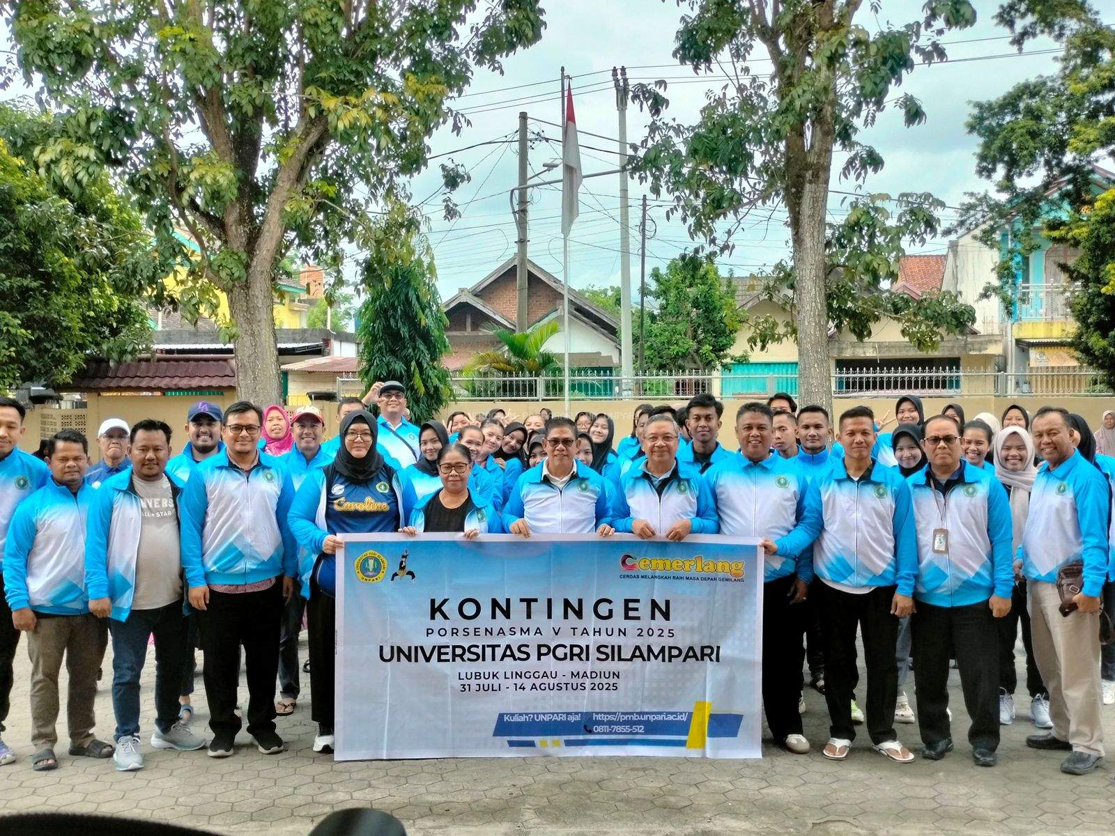 Rektor Universitas PGRI Silampari Lepas 38 Atlet untuk Berlaga di PORSENASMA V Tahun 2025 di Madiun