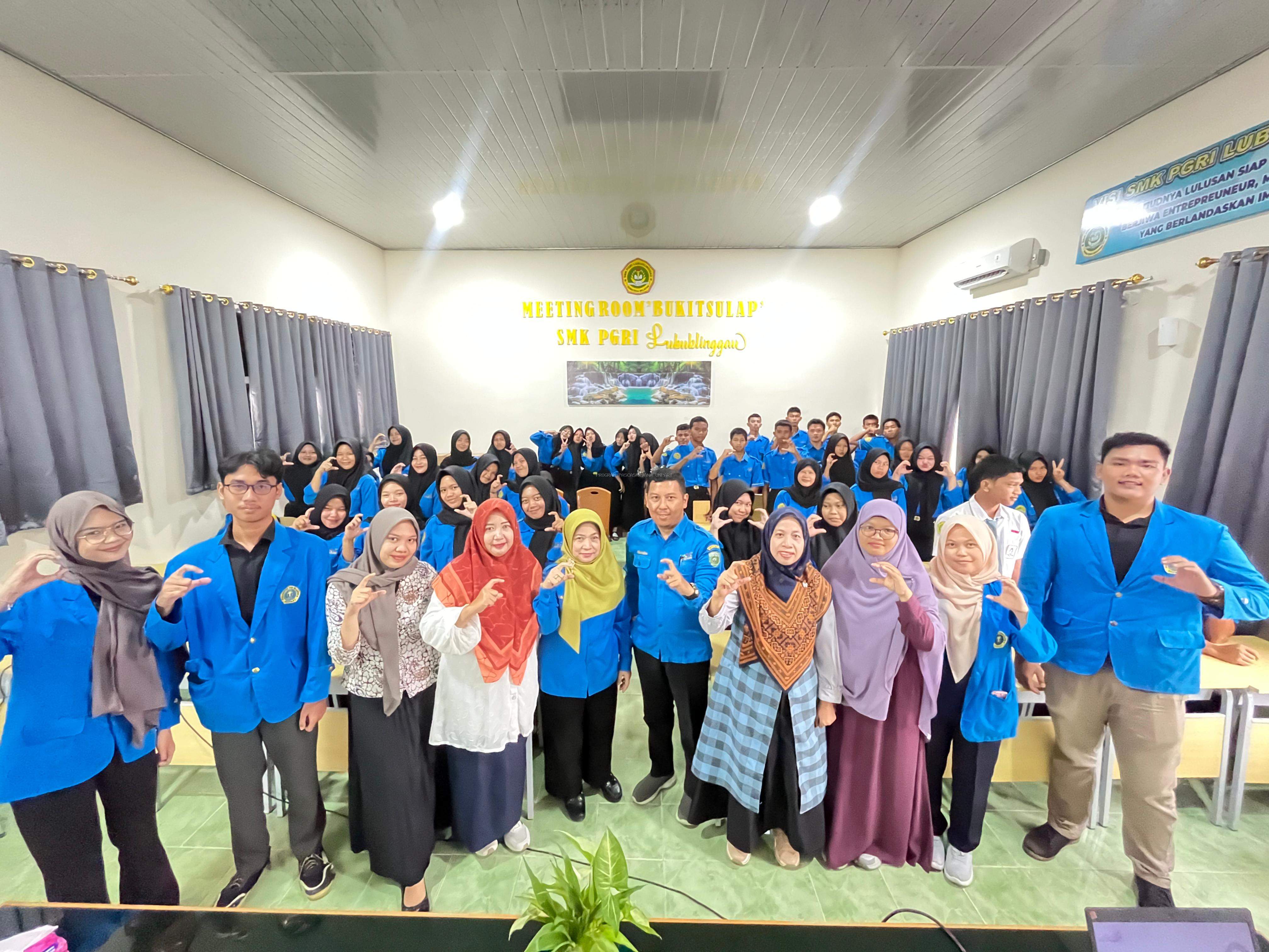 Dosen Program Pascasarjana Program Studi Manajemen Pendidikan UNPARI Laksanakan PKM: Pelatihan English for Specific Purposes bagi Siswa SMK PGRI Lubuklinggau